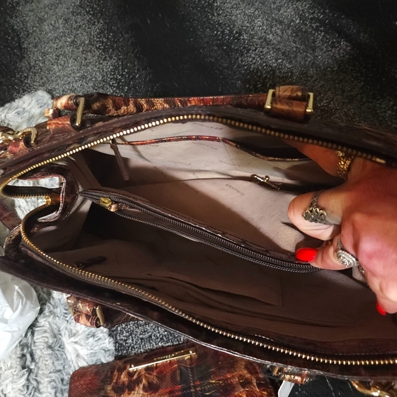 Brahmin Small finley and matching wallet - Picture 2 of 10